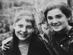 Laurie and friend, 1960 (click to enlarge)